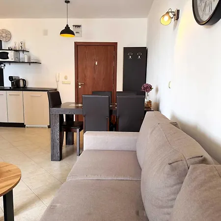 Spacious One-bedroom In The Heart Of Sunny By Menada Apartment Slantschew brjag