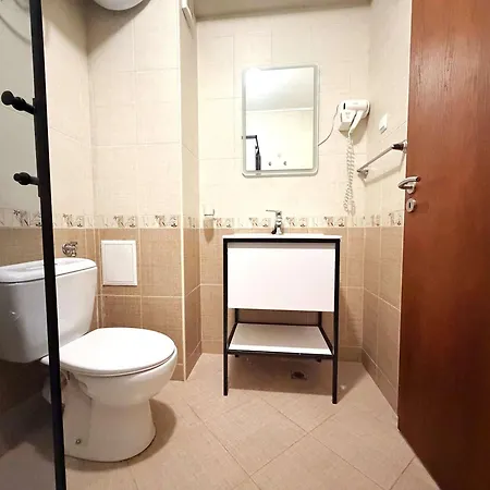 Spacious One-bedroom In The Heart Of Sunny By Menada *